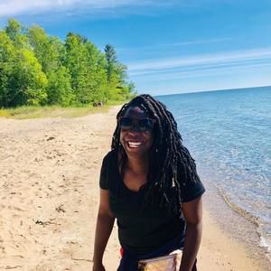 Meet your Posher, Bria